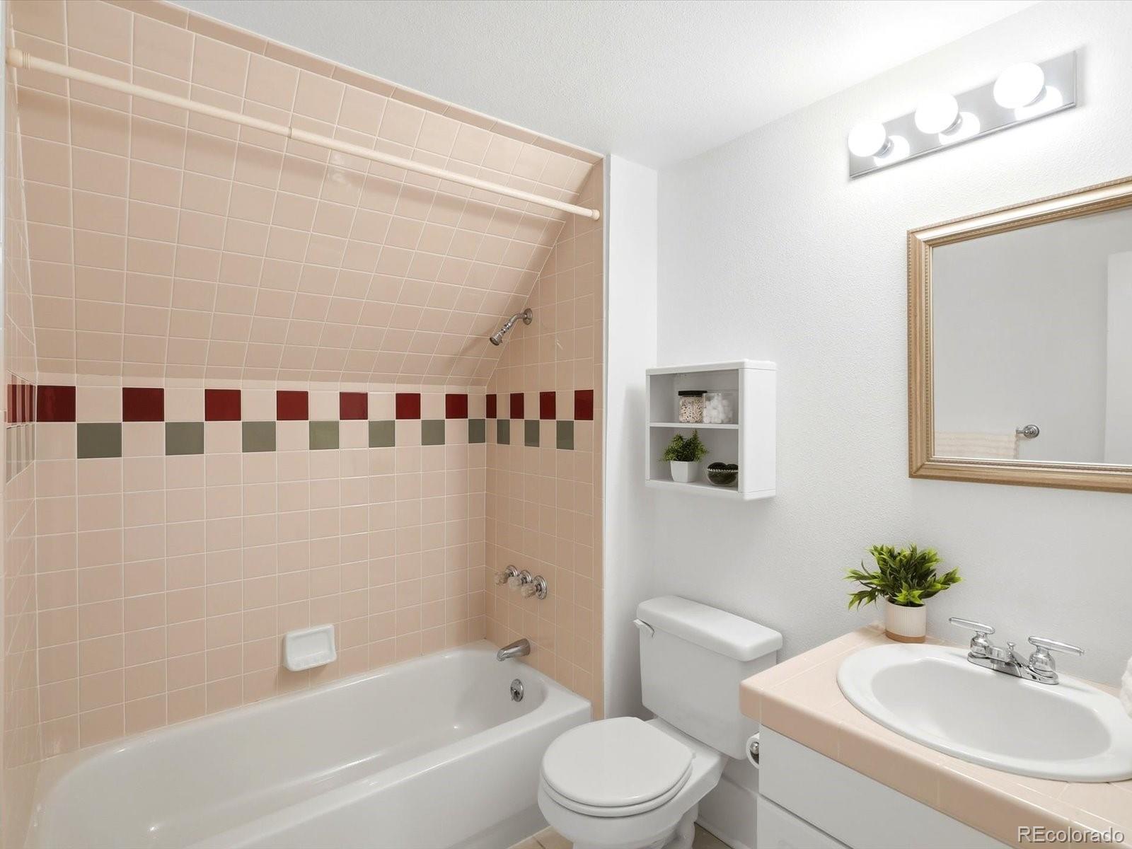 MLS Image #33 for 1330  milwaukee street,denver, Colorado