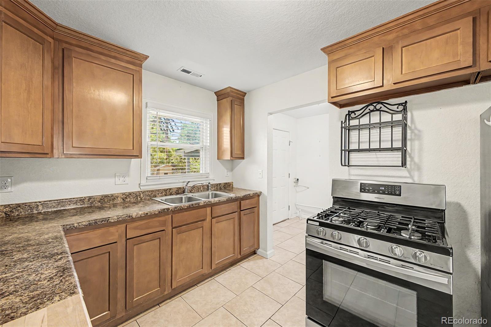 MLS Image #18 for 1343  havana street,aurora, Colorado