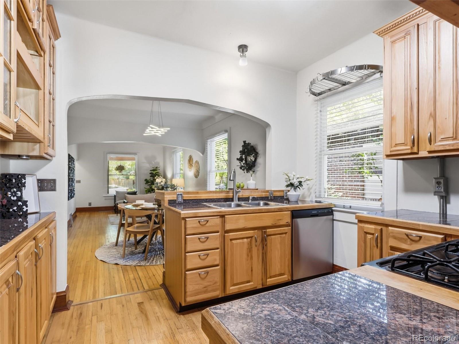 MLS Image #9 for 1847 s emerson street,denver, Colorado