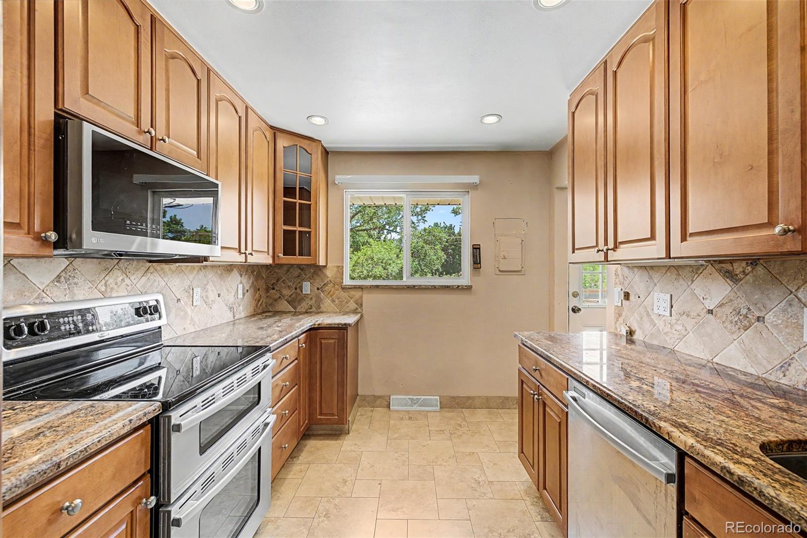 MLS Image #7 for 888 s owens court,lakewood, Colorado