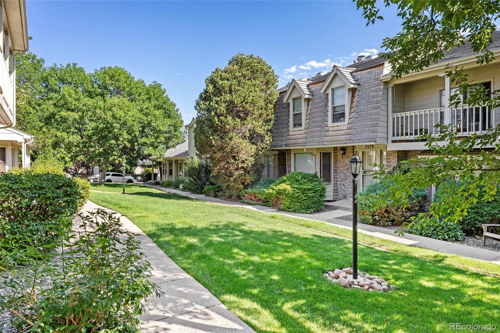 MLS Image #3 for 7609 s cove circle,littleton, Colorado