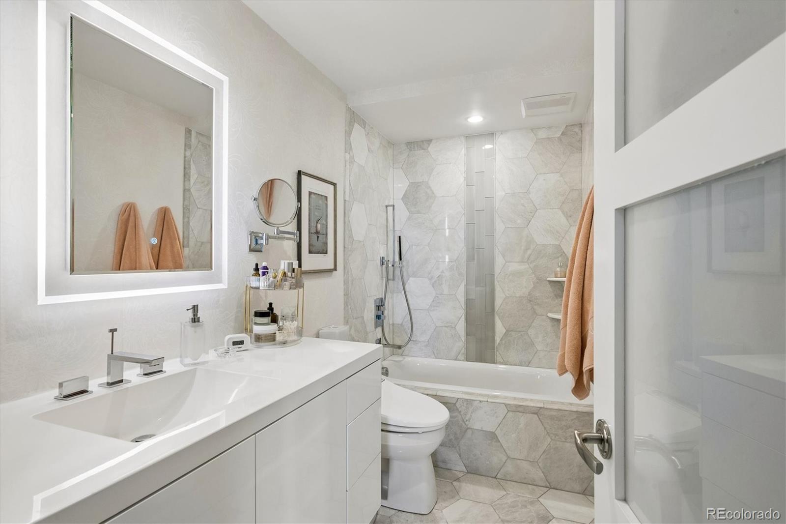 MLS Image #22 for 460 s marion parkway,denver, Colorado