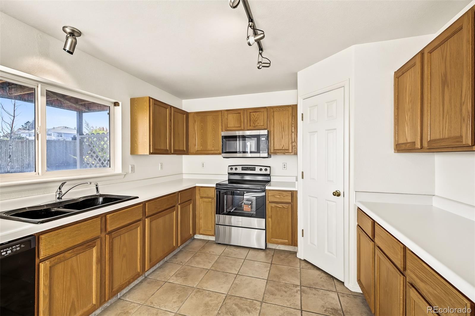 MLS Image #14 for 224  willowick circle,highlands ranch, Colorado
