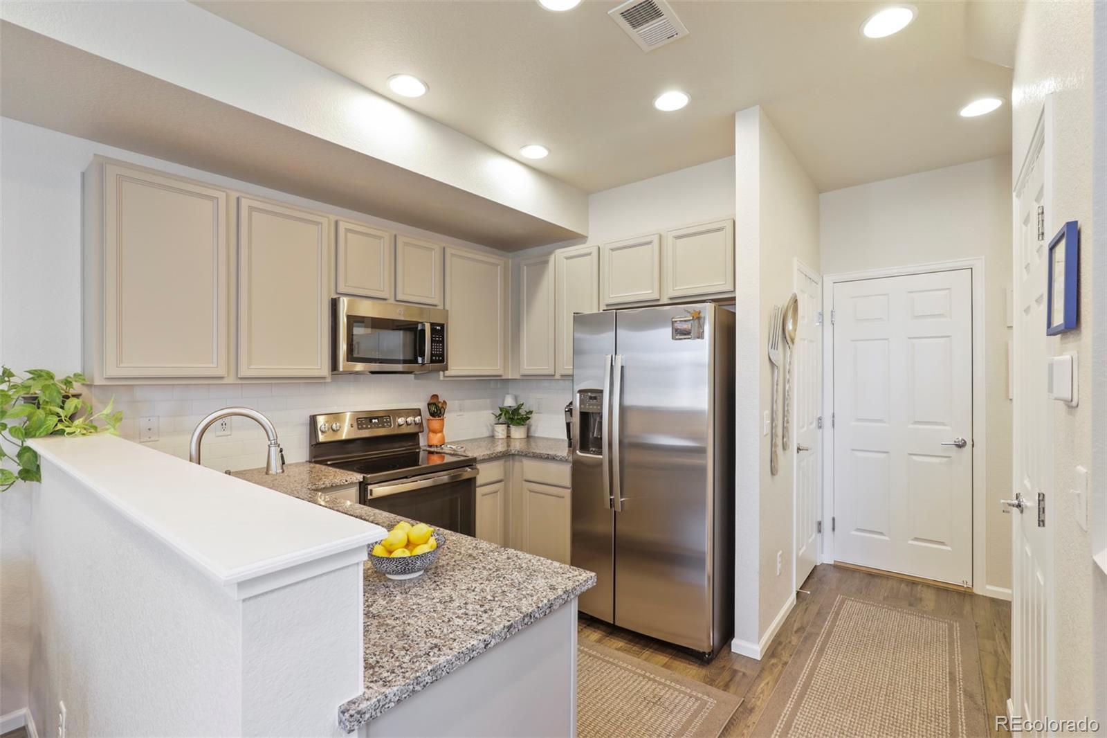 MLS Image #11 for 6550 n danube street,denver, Colorado