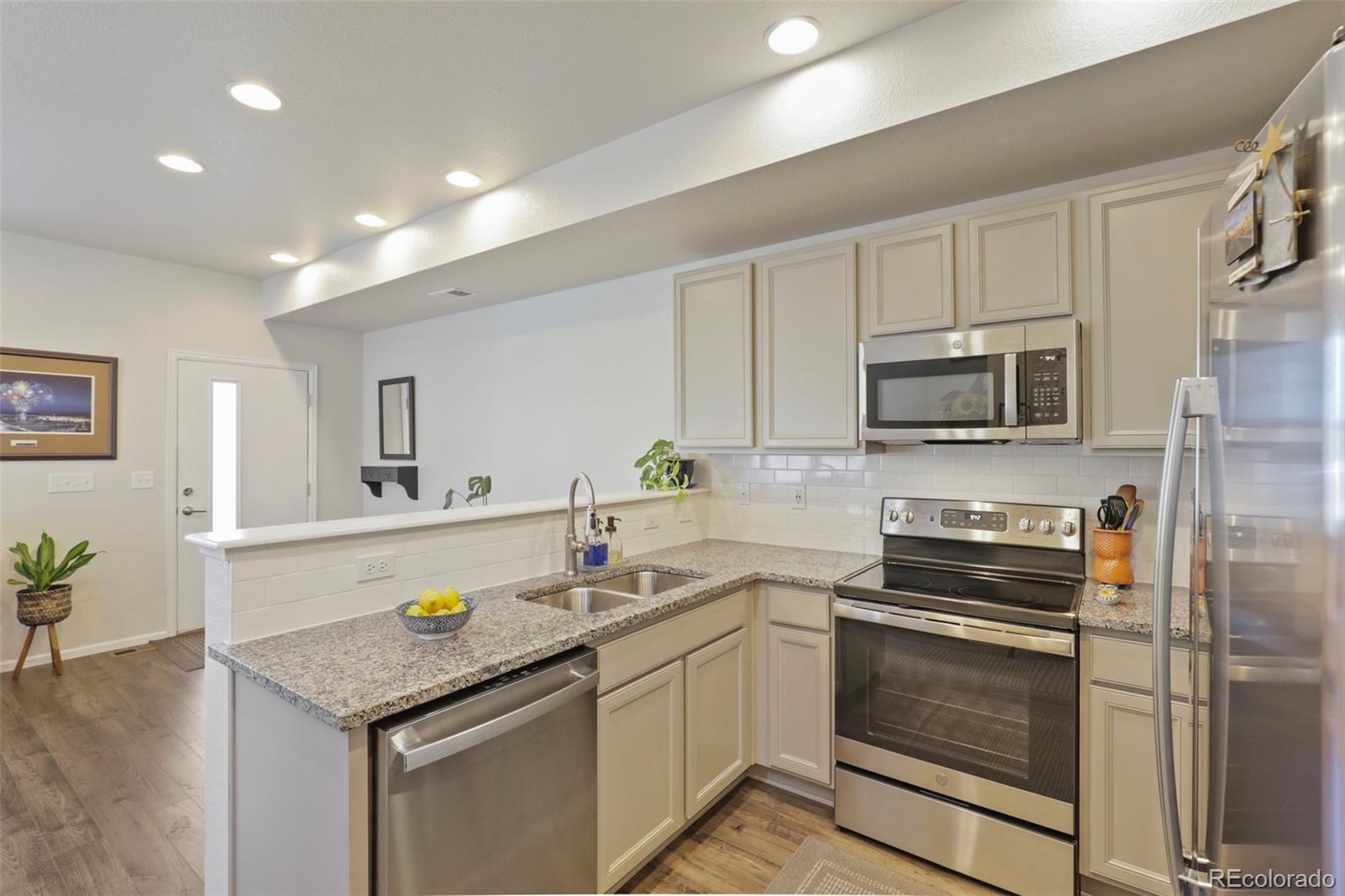 MLS Image #9 for 6550 n danube street,denver, Colorado