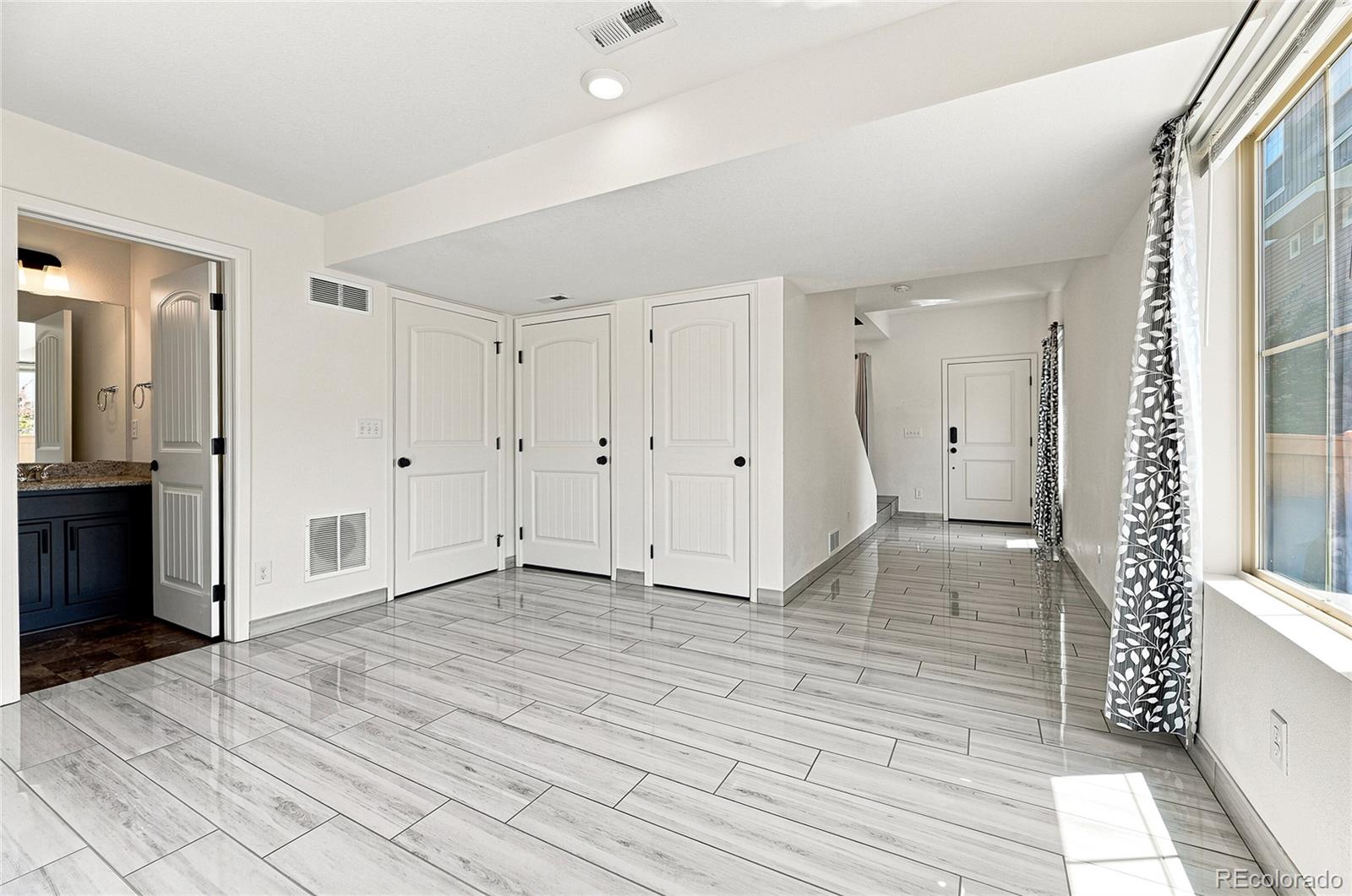 MLS Image #5 for 10231  yampa court,commerce city, Colorado