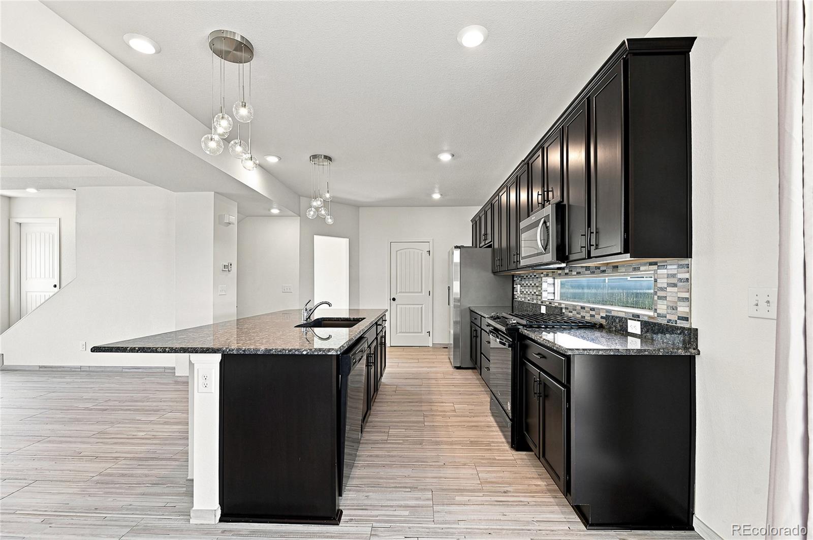 MLS Image #7 for 10231  yampa court,commerce city, Colorado