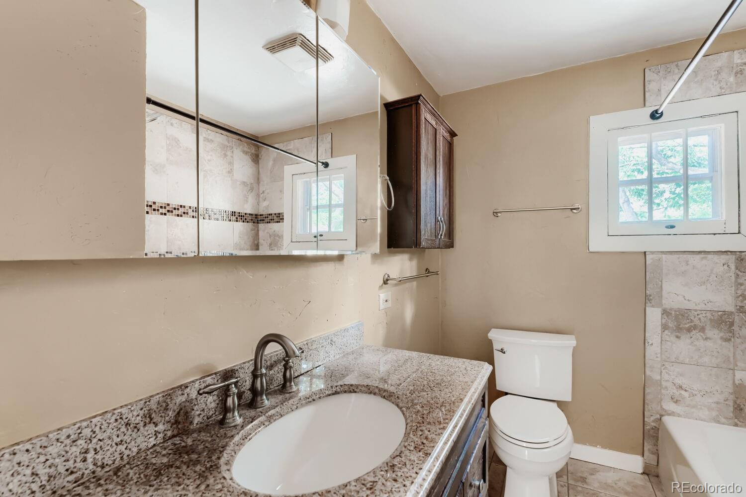 MLS Image #12 for 2401 s high street,denver, Colorado