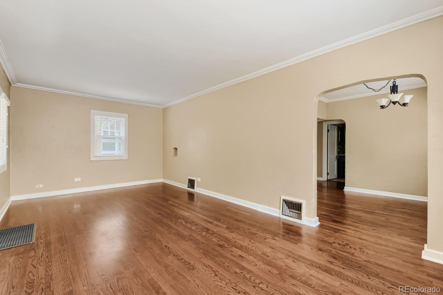MLS Image #4 for 2401 s high street,denver, Colorado