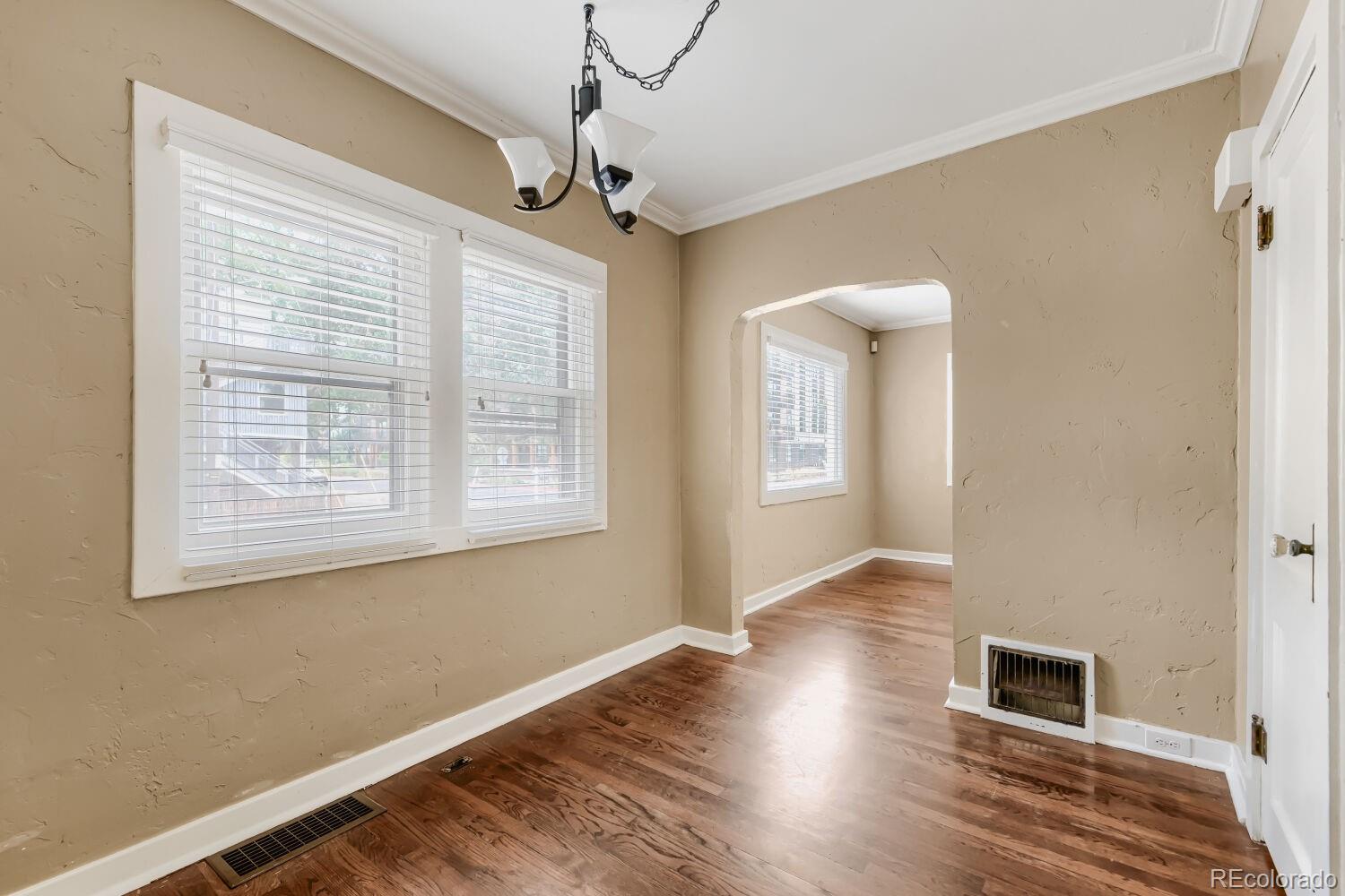 MLS Image #6 for 2401 s high street,denver, Colorado