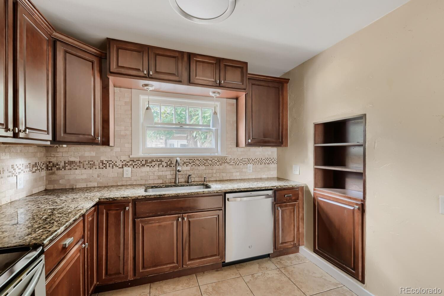 MLS Image #8 for 2401 s high street,denver, Colorado