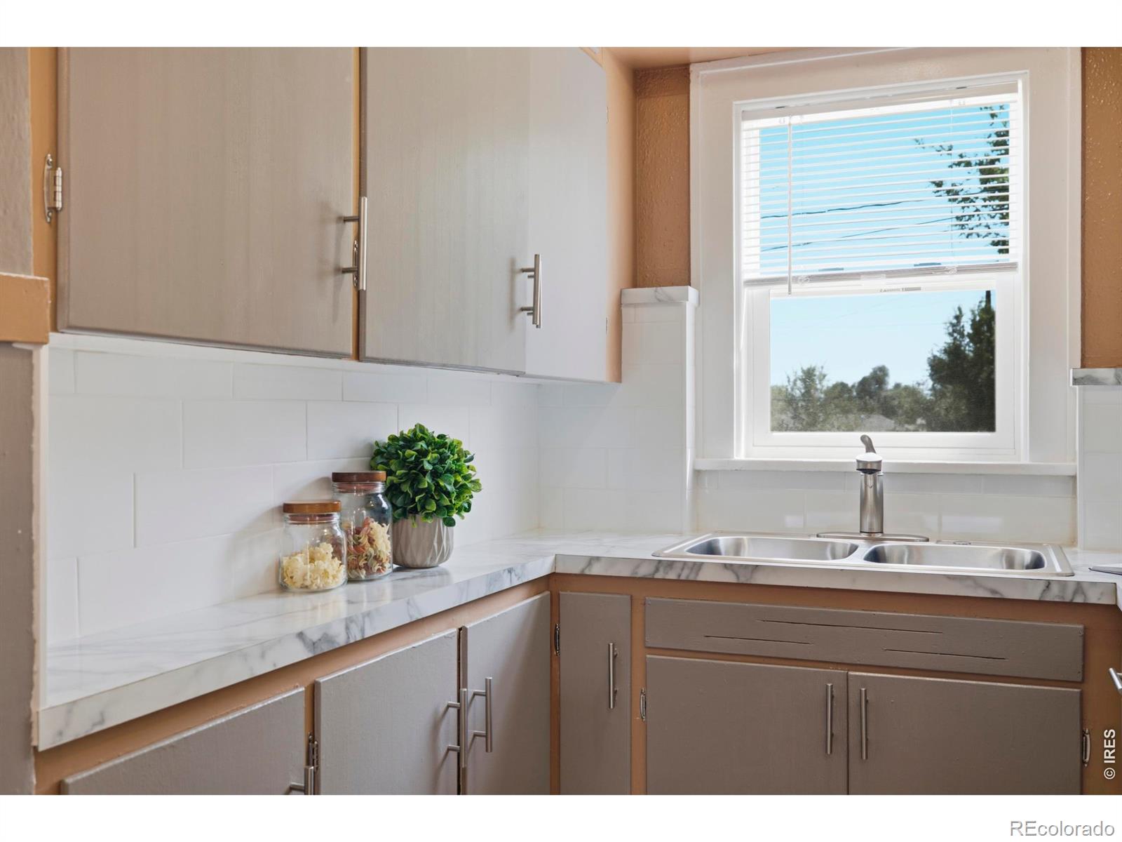 MLS Image #6 for 924  21st street,greeley, Colorado