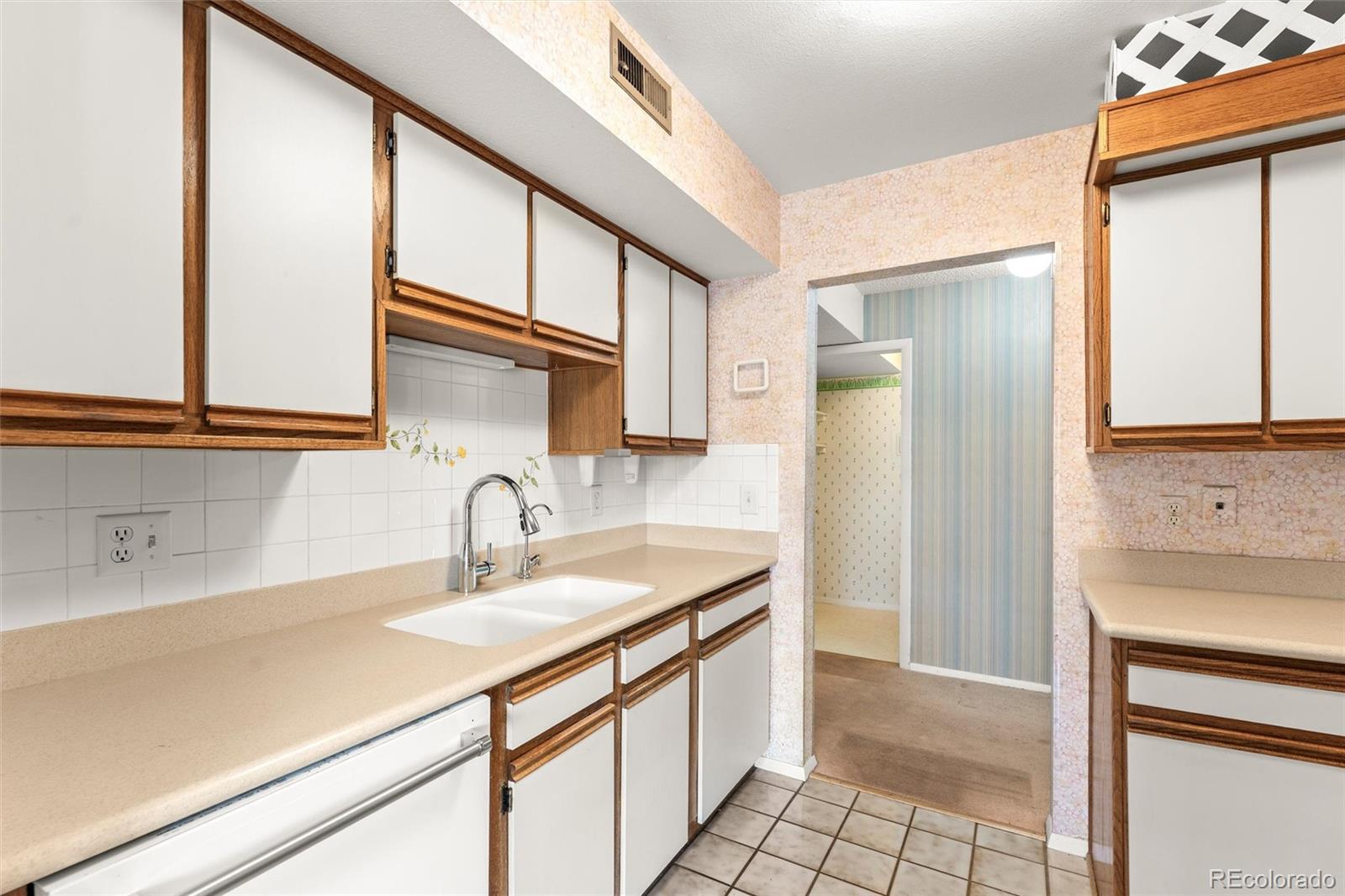 MLS Image #7 for 500  manhattan drive,boulder, Colorado