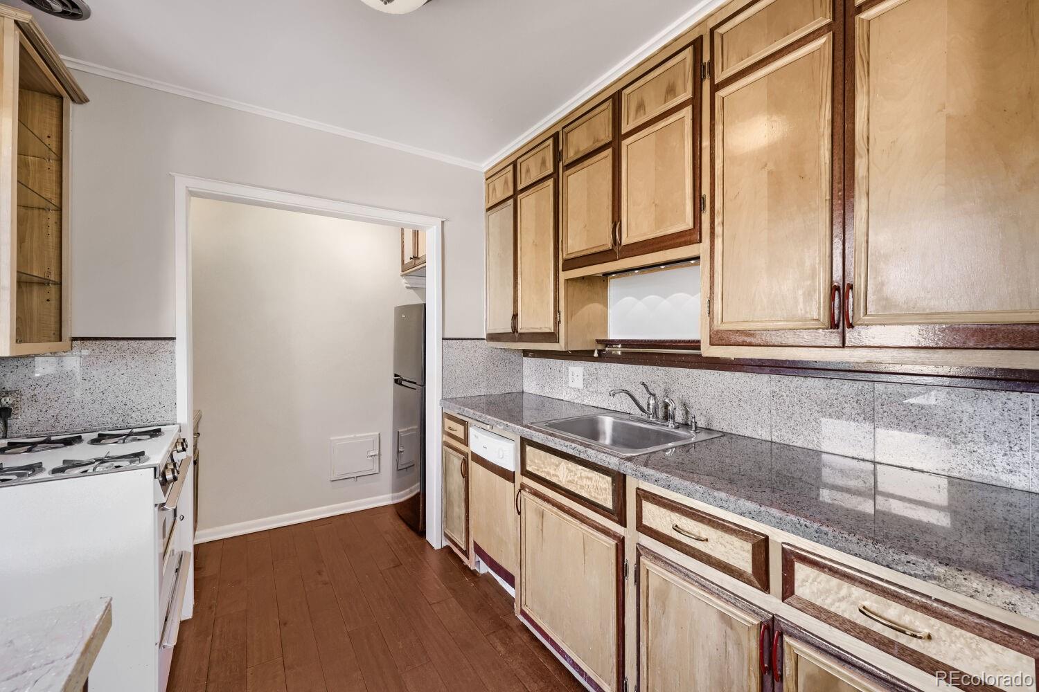 MLS Image #4 for 1175 n emerson street,denver, Colorado