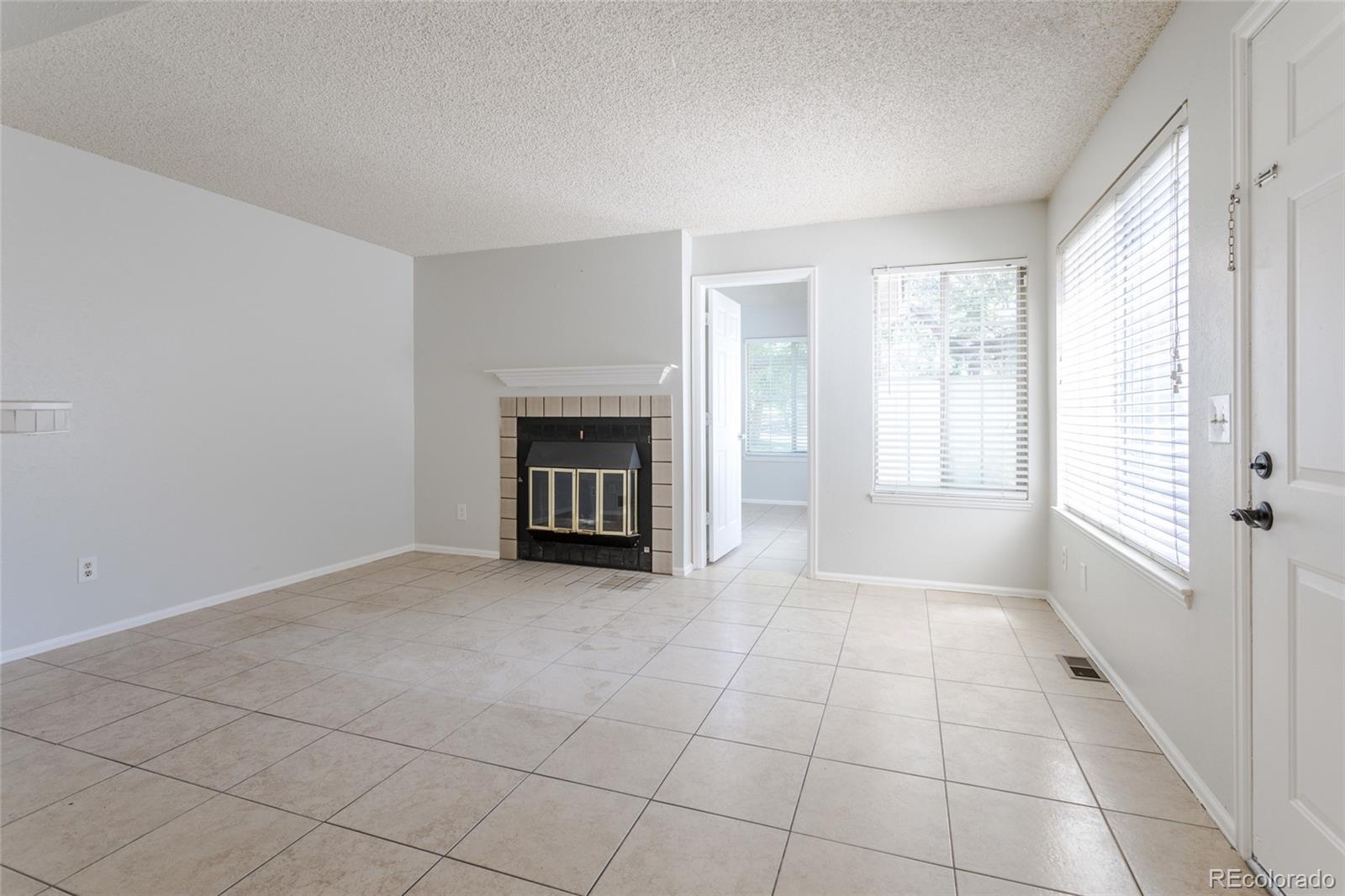 MLS Image #3 for 13833 e lehigh avenue d,aurora, Colorado