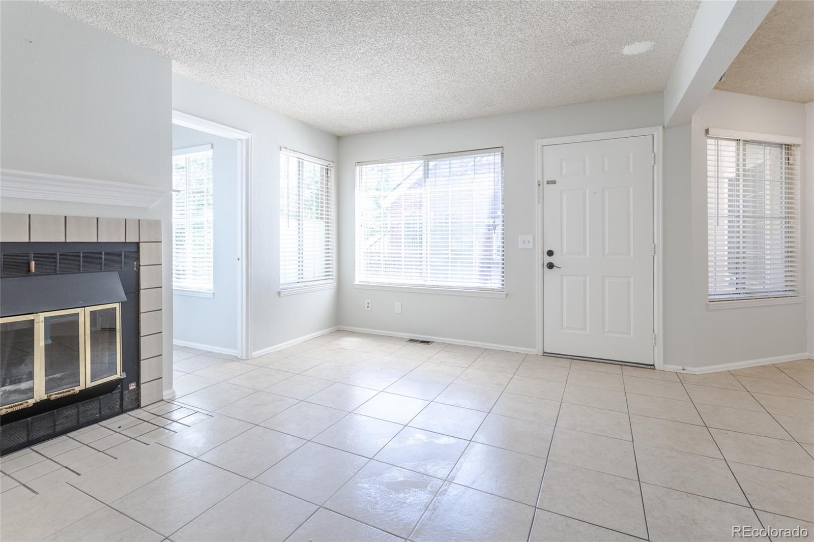 MLS Image #4 for 13833 e lehigh avenue d,aurora, Colorado