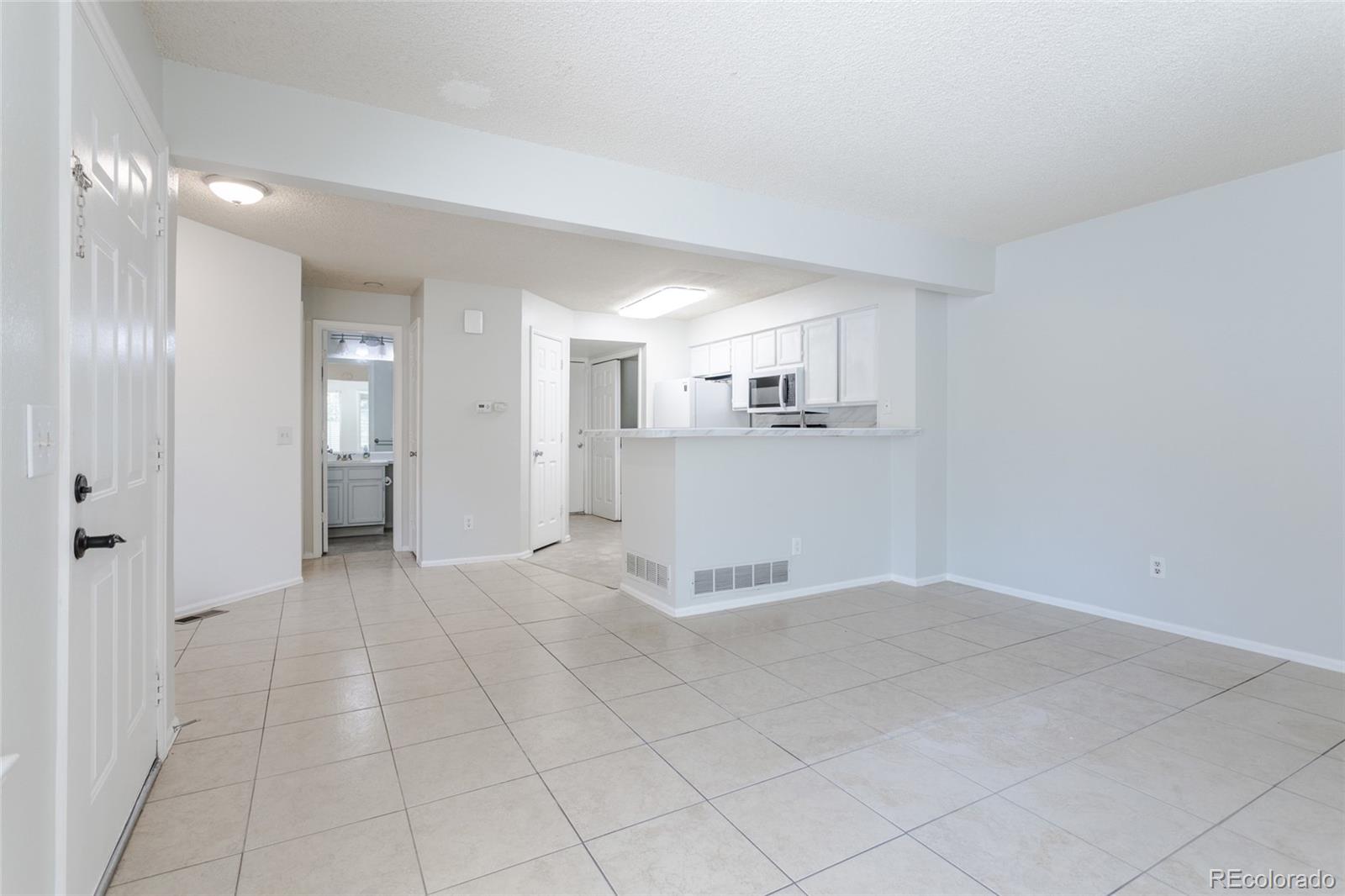 MLS Image #5 for 13833 e lehigh avenue d,aurora, Colorado