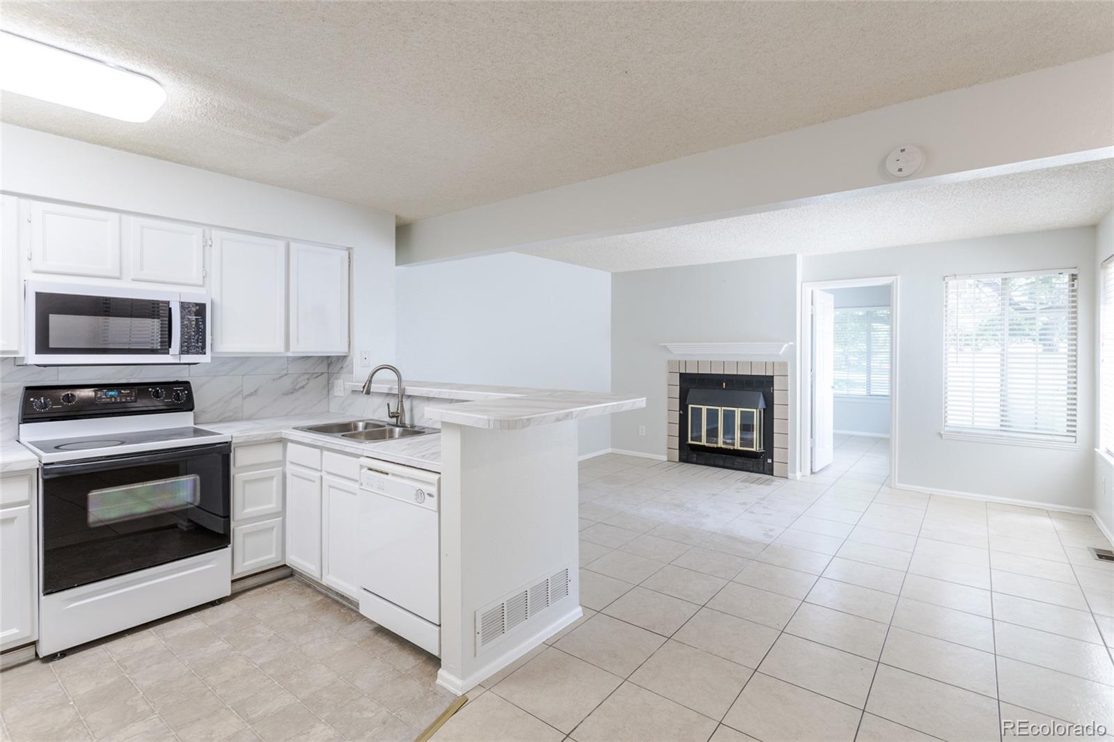 MLS Image #7 for 13833 e lehigh avenue d,aurora, Colorado