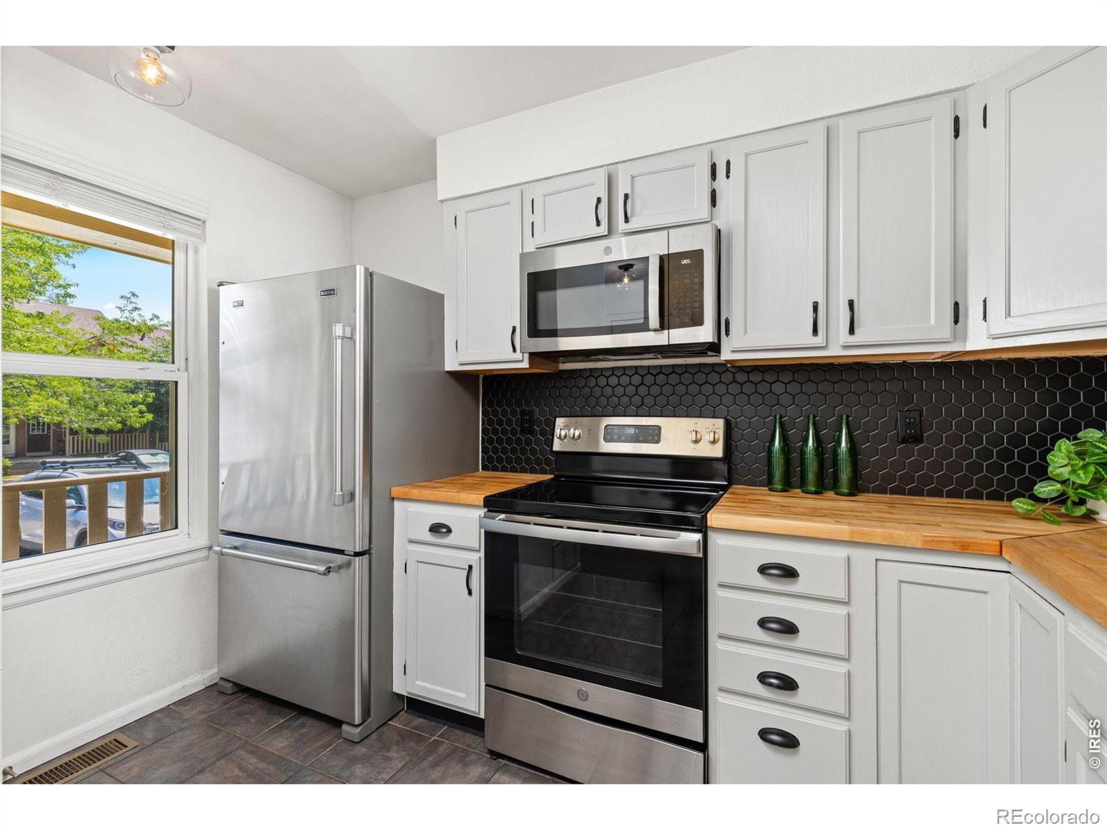 MLS Image #10 for 187  pheasant run,louisville, Colorado
