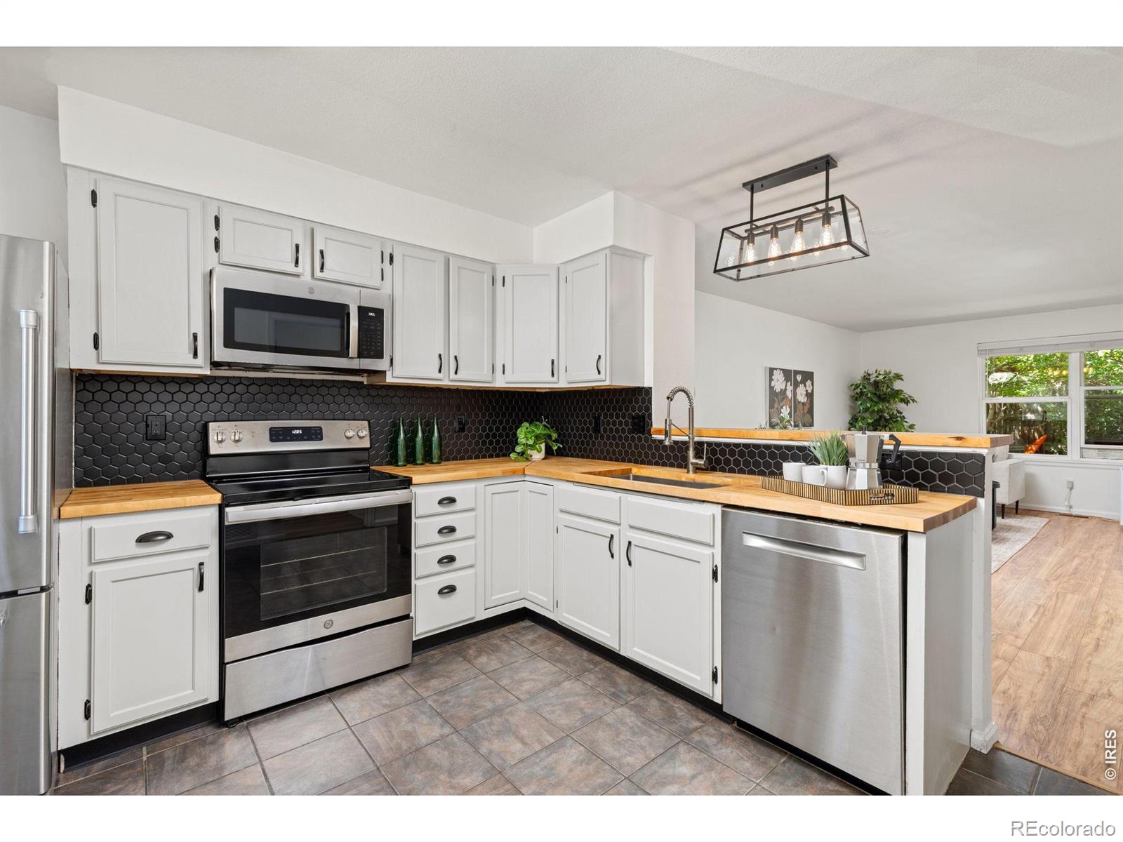 MLS Image #9 for 187  pheasant run,louisville, Colorado