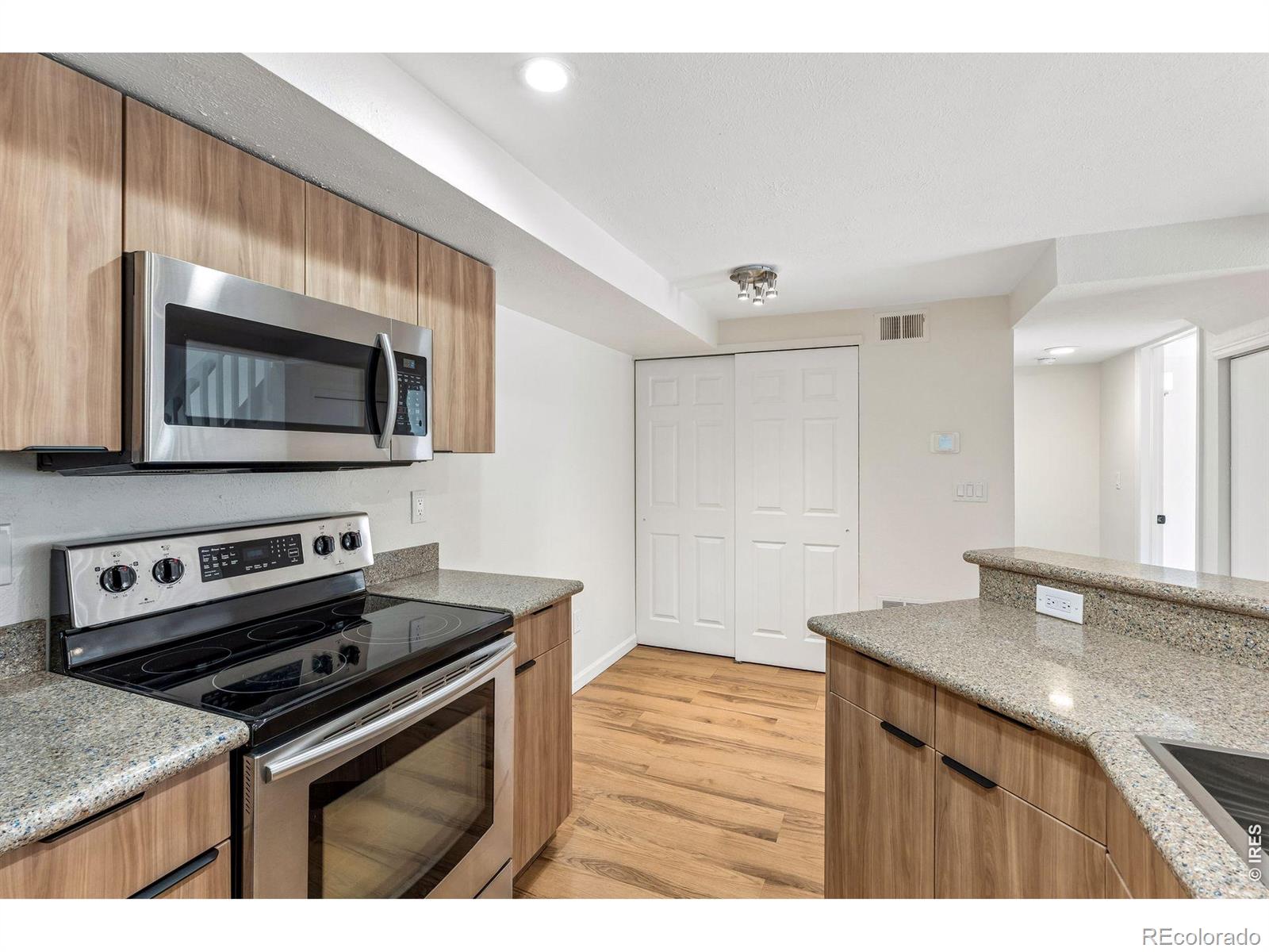MLS Image #10 for 30 s boulder circle,boulder, Colorado