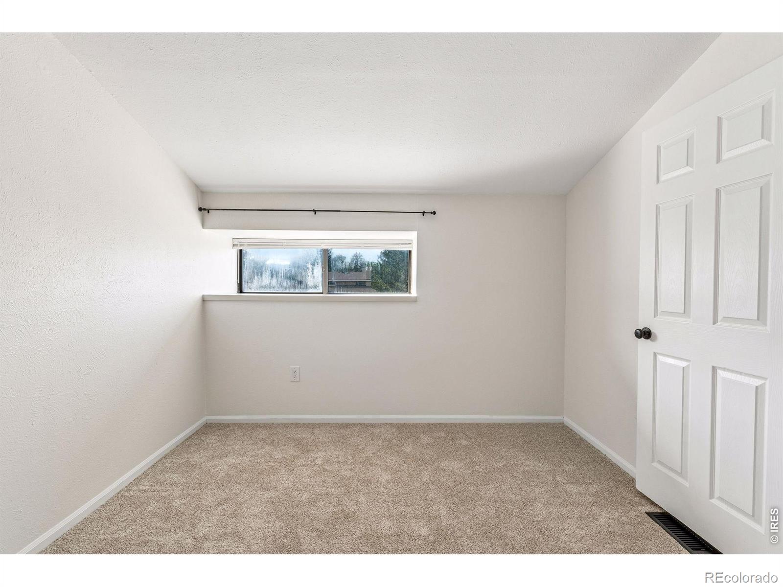 MLS Image #17 for 30 s boulder circle,boulder, Colorado