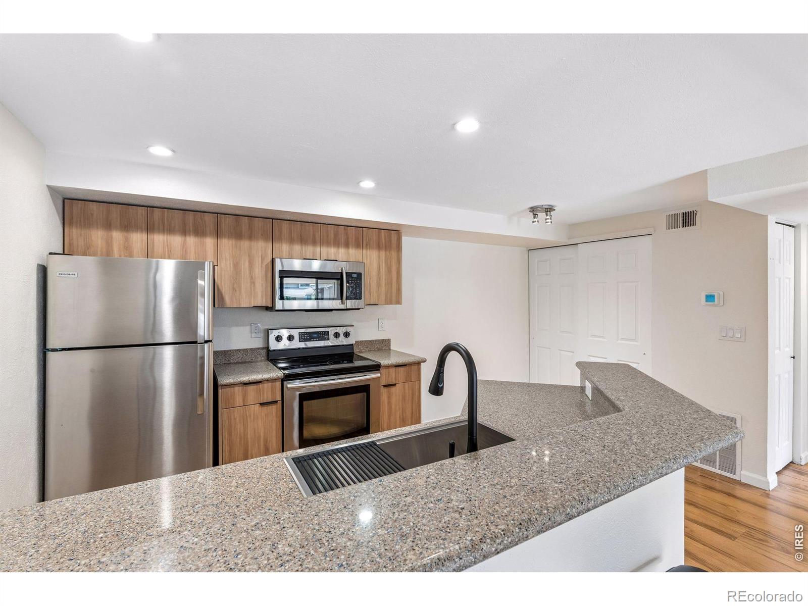 MLS Image #6 for 30 s boulder circle,boulder, Colorado