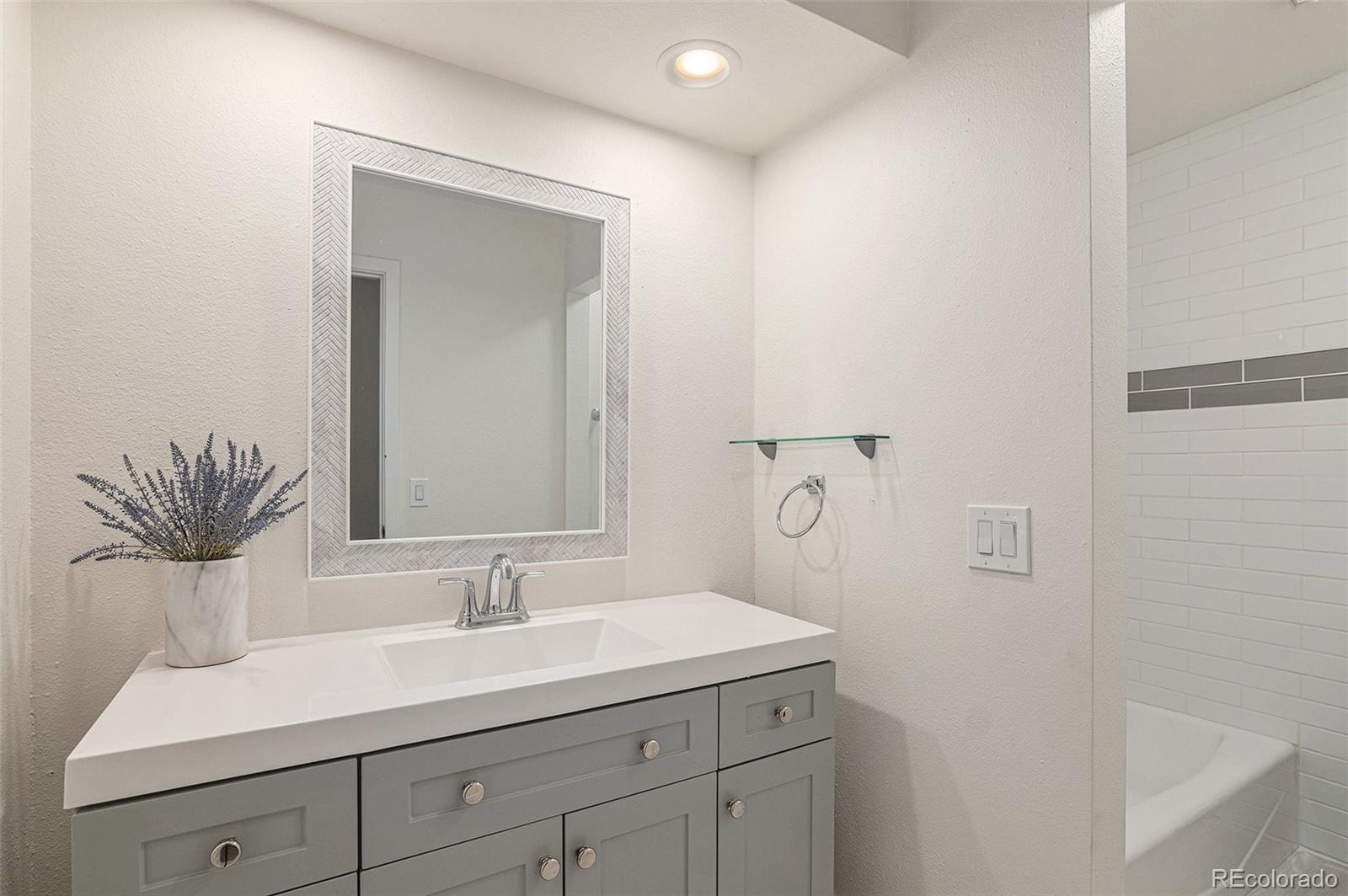 MLS Image #11 for 7995 e mississippi avenue,denver, Colorado