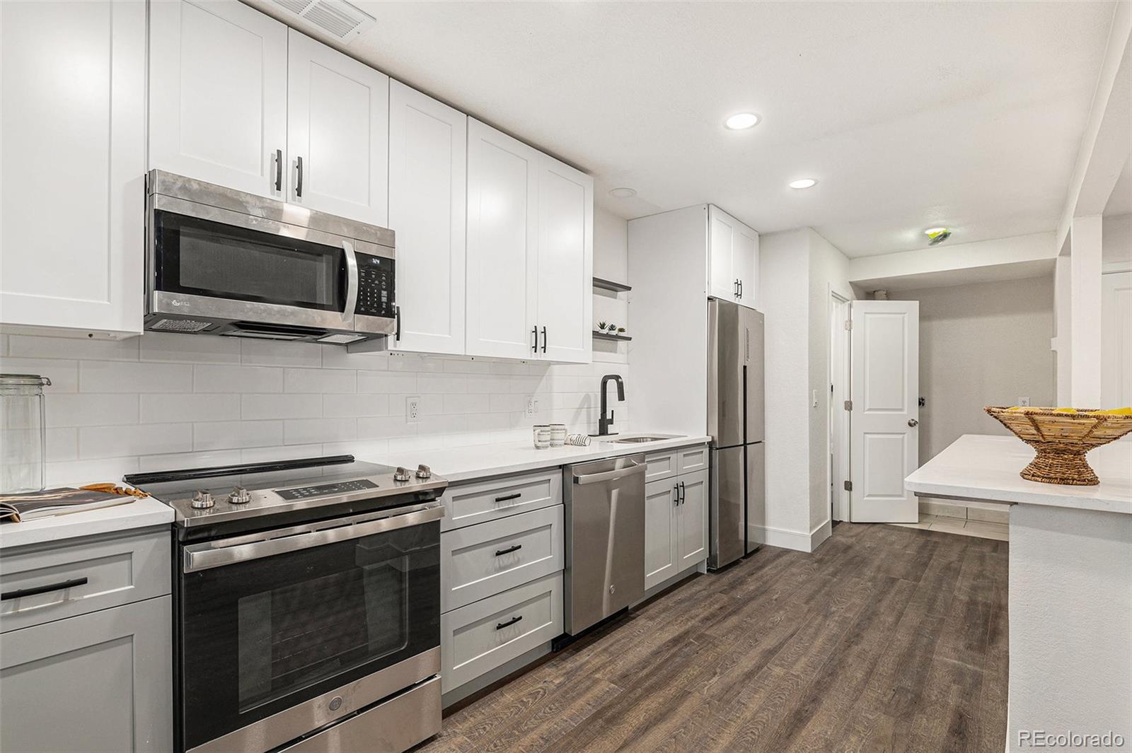 MLS Image #3 for 7995 e mississippi avenue,denver, Colorado