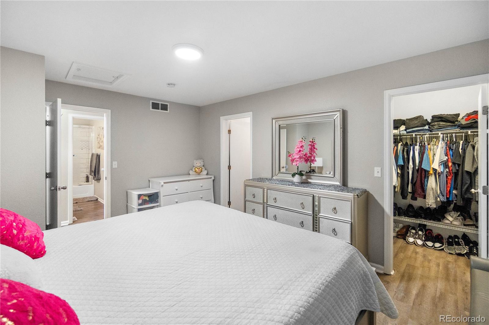 MLS Image #31 for 5562  flanders street,denver, Colorado