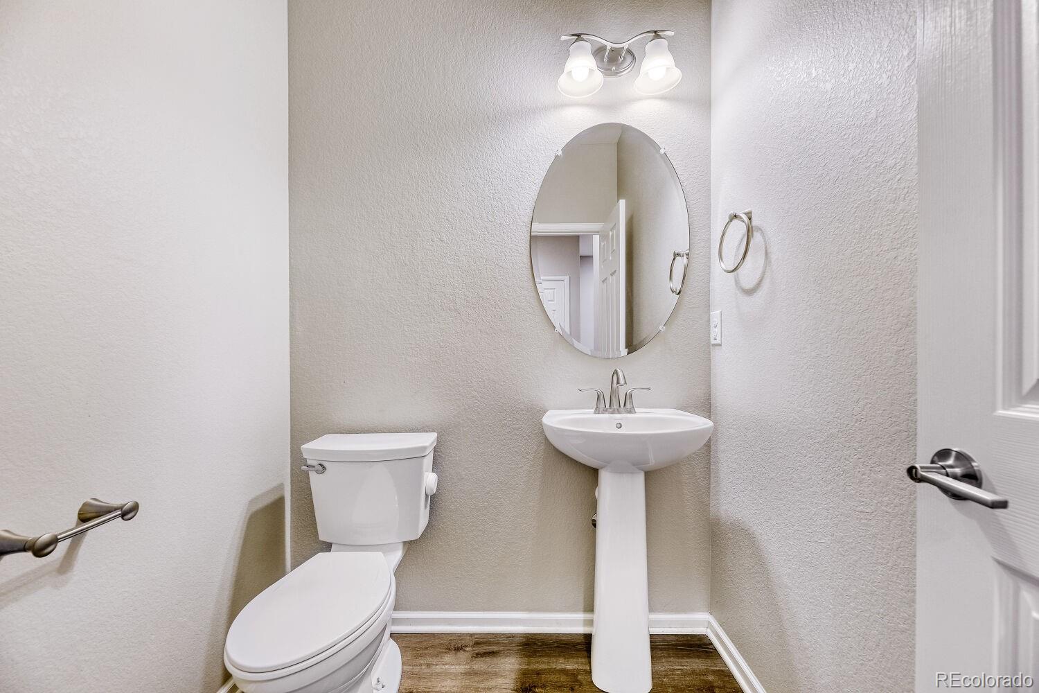 MLS Image #5 for 16061 e warner place,denver, Colorado
