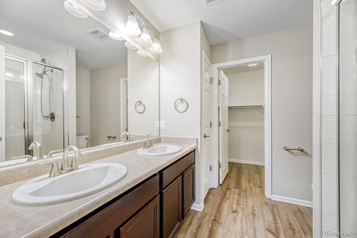 MLS Image #7 for 16061 e warner place,denver, Colorado