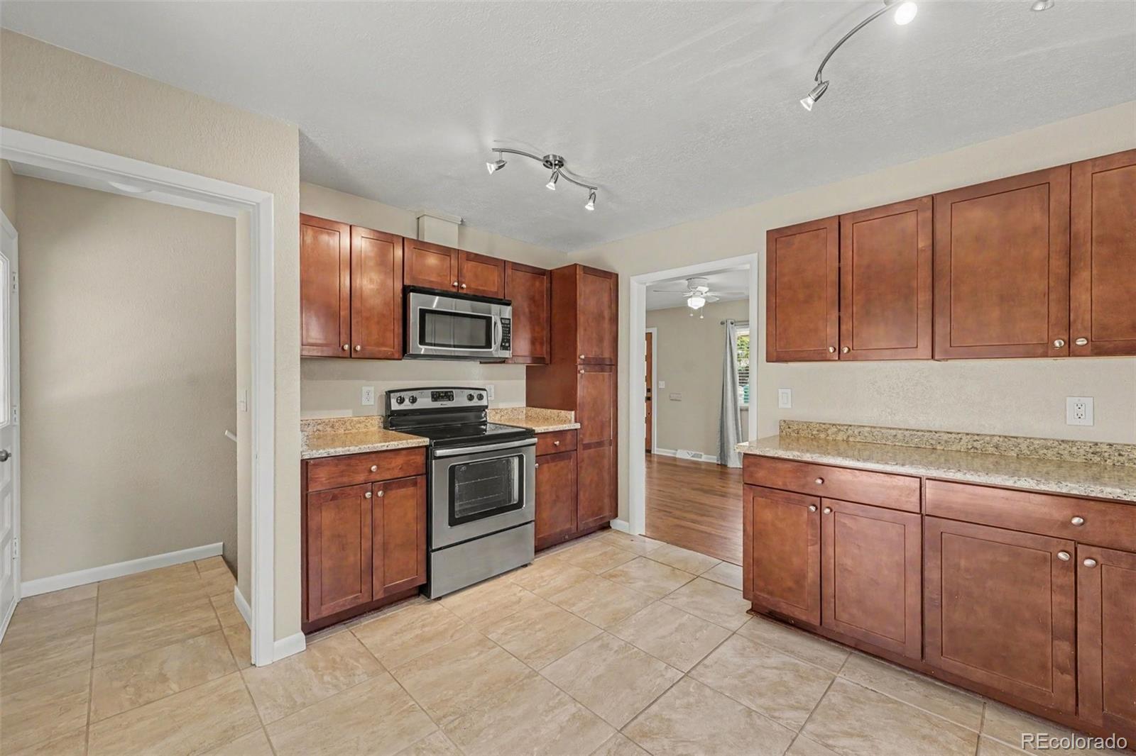 MLS Image #9 for 4459 s fox street,englewood, Colorado