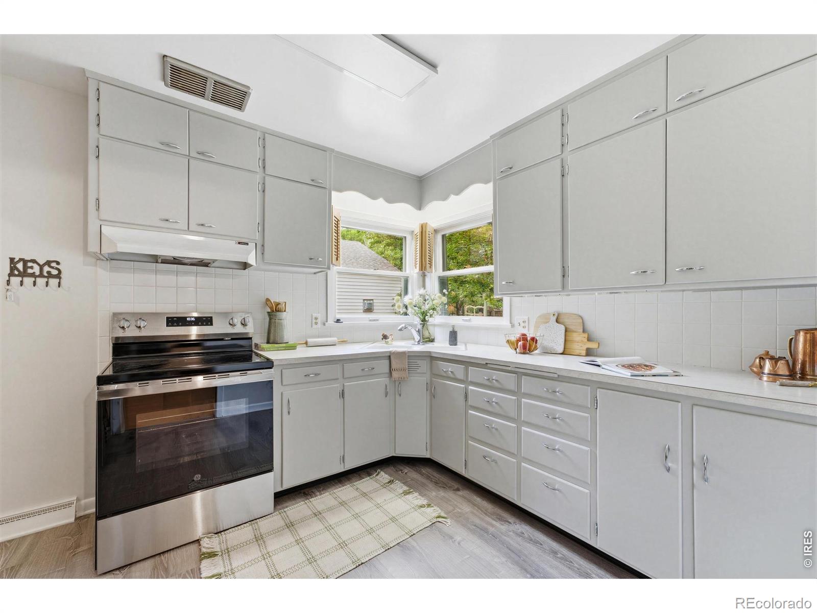MLS Image #5 for 747  sumner street,longmont, Colorado