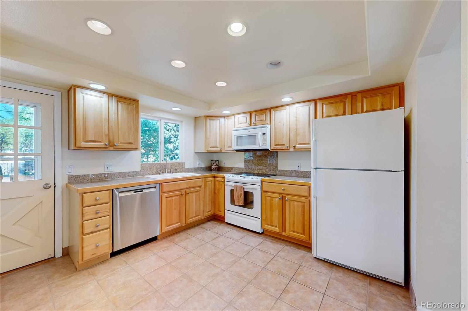 MLS Image #10 for 10587  ura lane,denver, Colorado