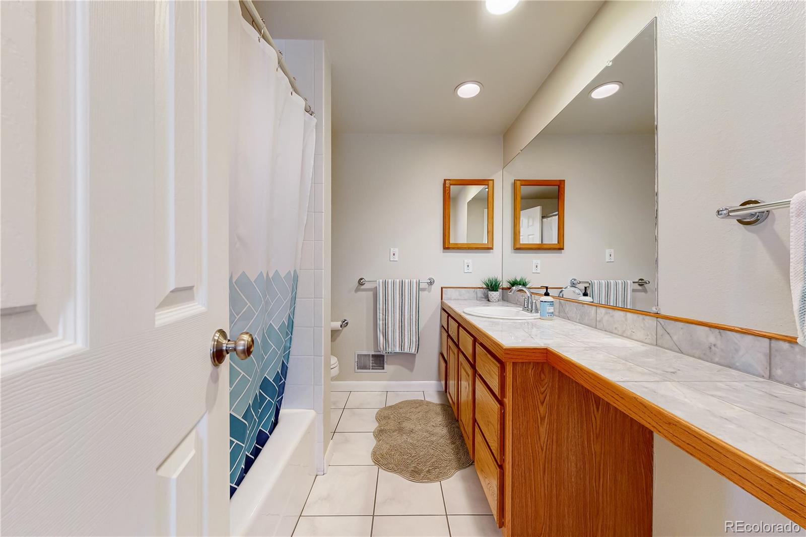MLS Image #15 for 10587  ura lane,denver, Colorado