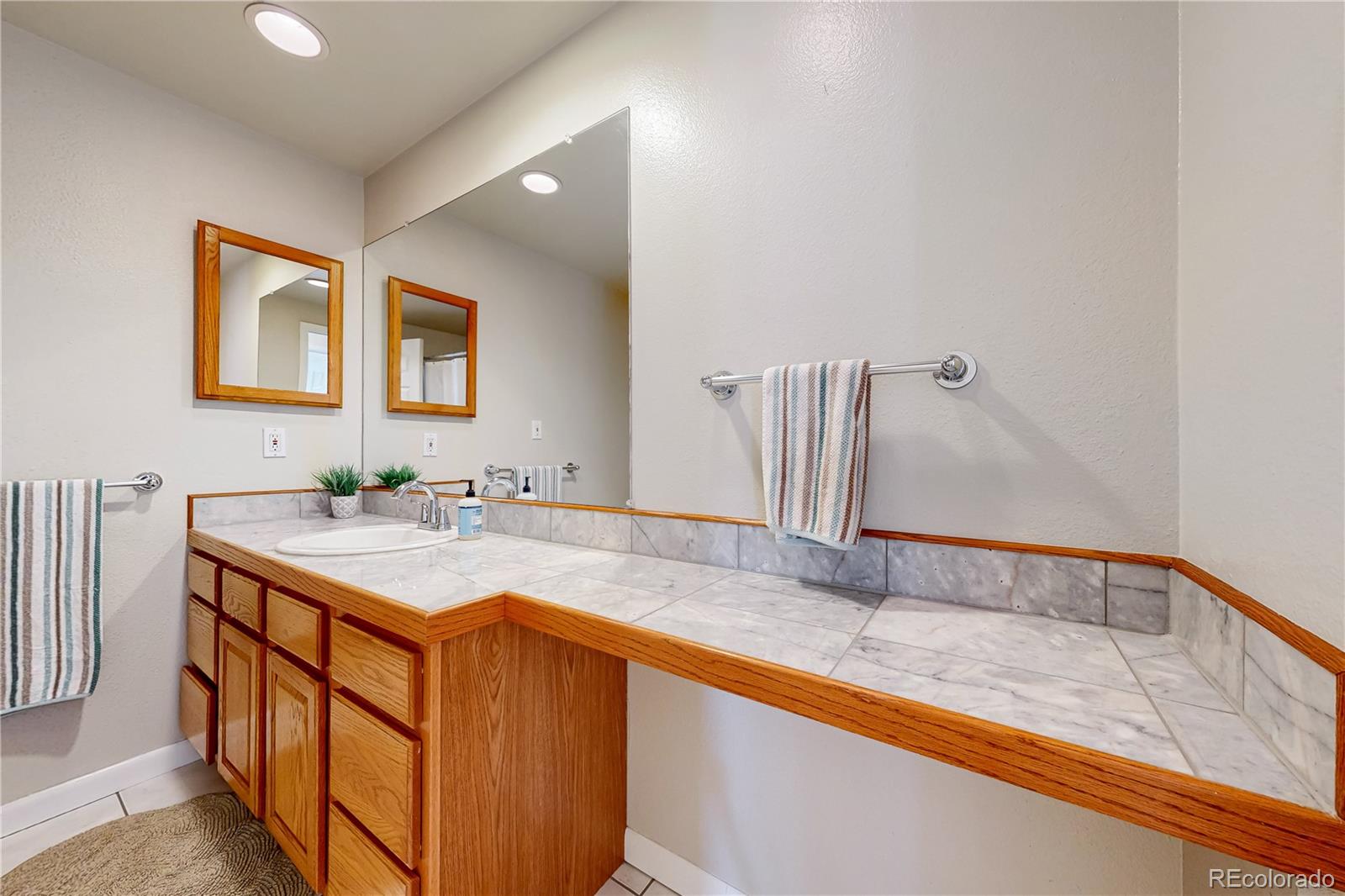 MLS Image #16 for 10587  ura lane,denver, Colorado