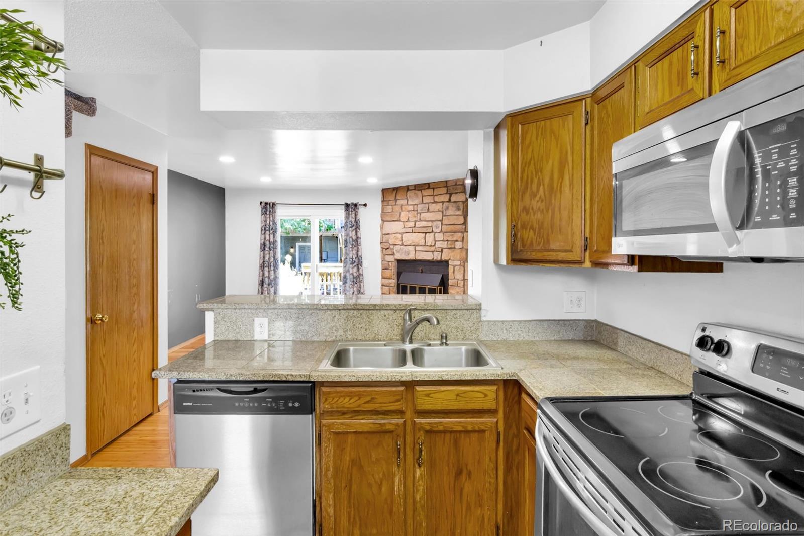 MLS Image #7 for 1699 s trenton street,denver, Colorado