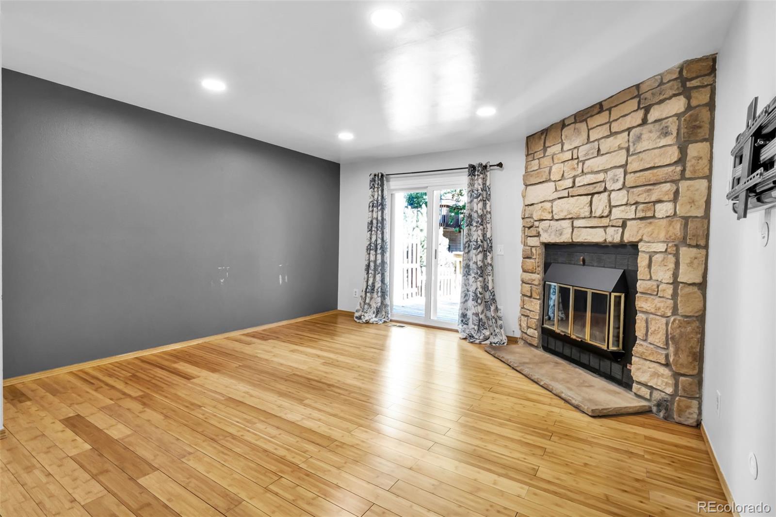 MLS Image #9 for 1699 s trenton street,denver, Colorado