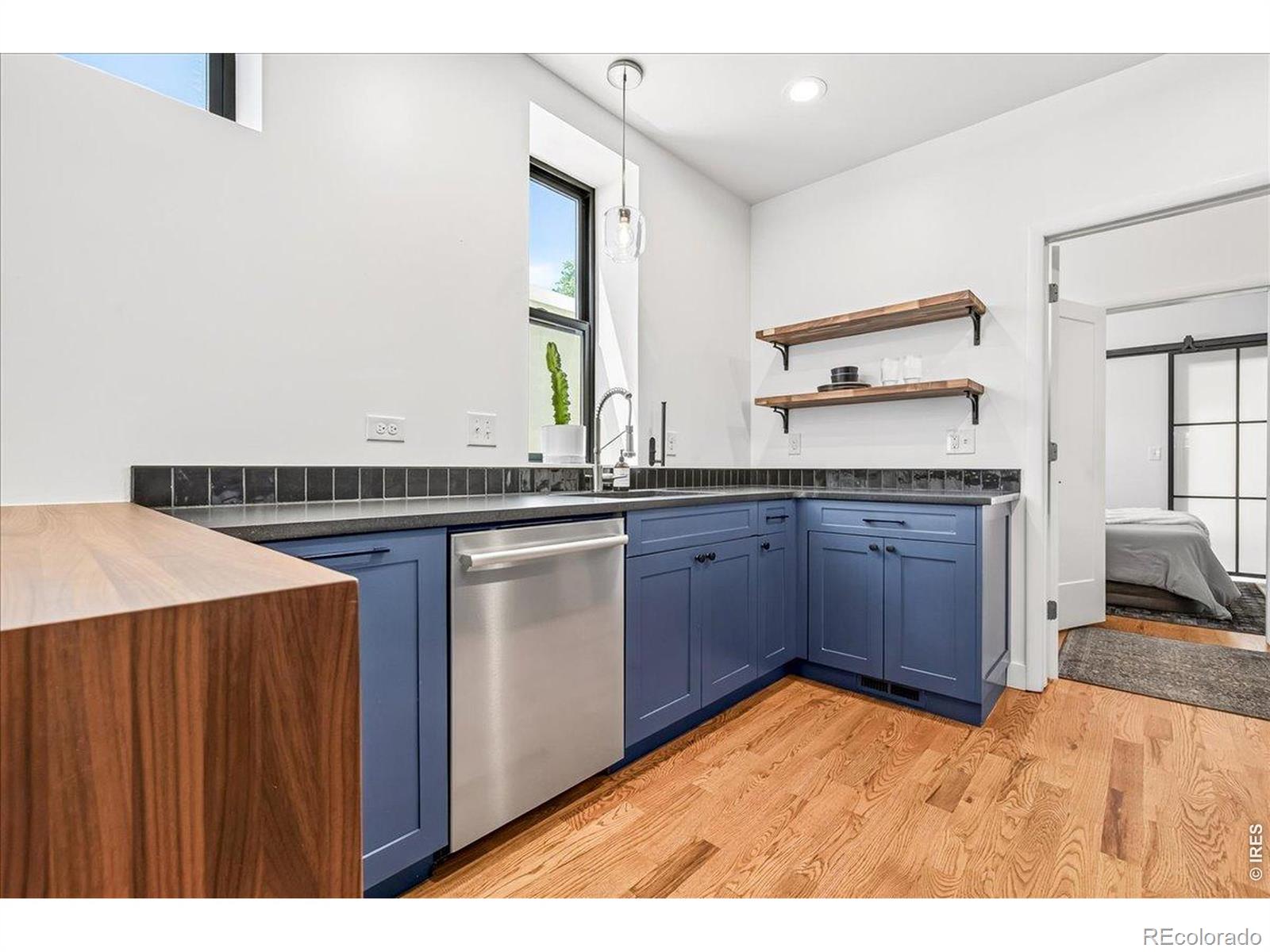MLS Image #6 for 3317  navajo street,denver, Colorado