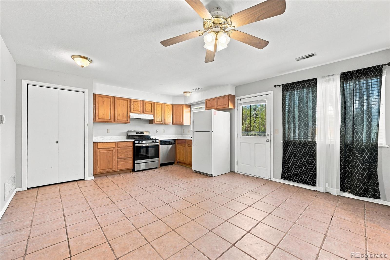 MLS Image #11 for 931 s utica street,denver, Colorado