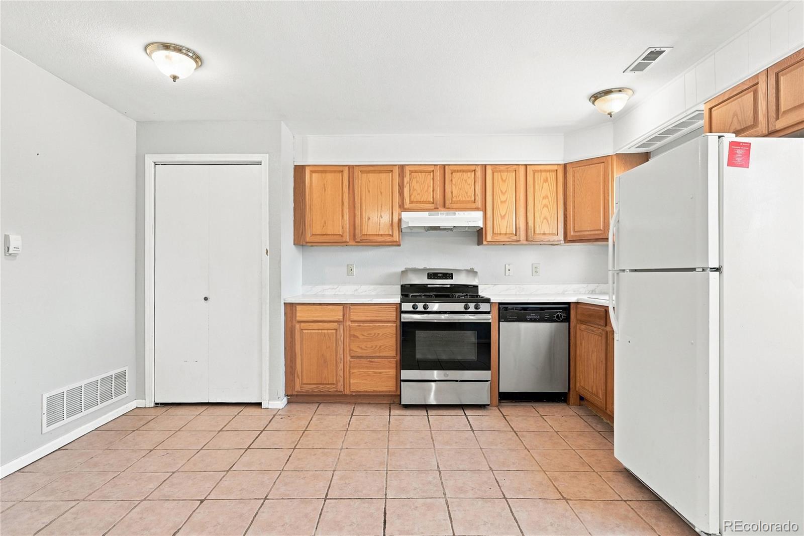 MLS Image #12 for 931 s utica street,denver, Colorado