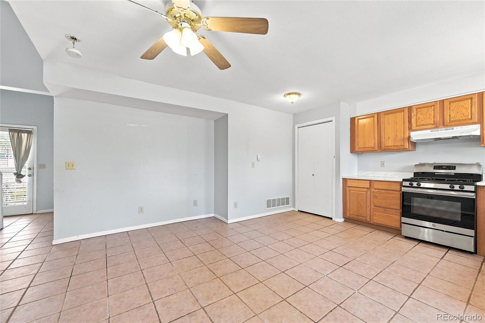 MLS Image #13 for 931 s utica street,denver, Colorado