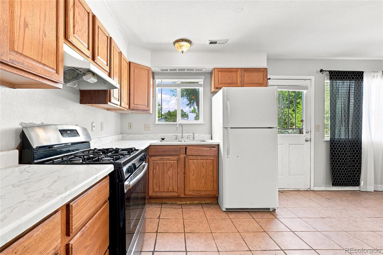 MLS Image #15 for 931 s utica street,denver, Colorado