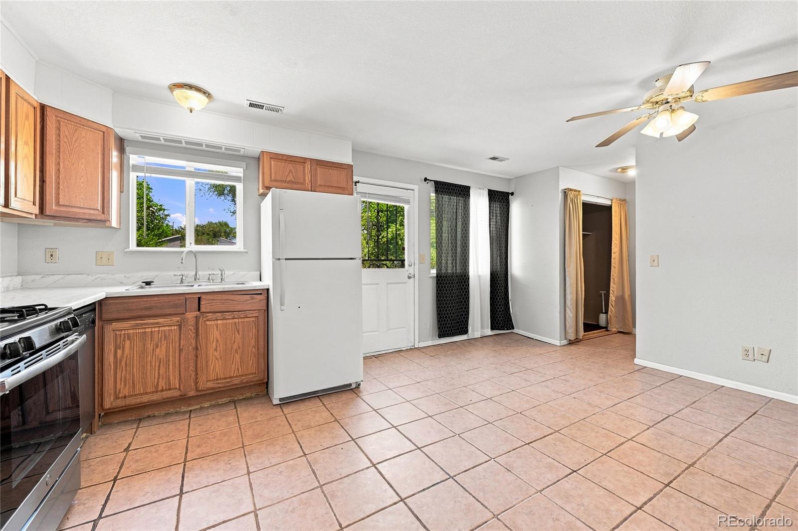 MLS Image #16 for 931 s utica street,denver, Colorado