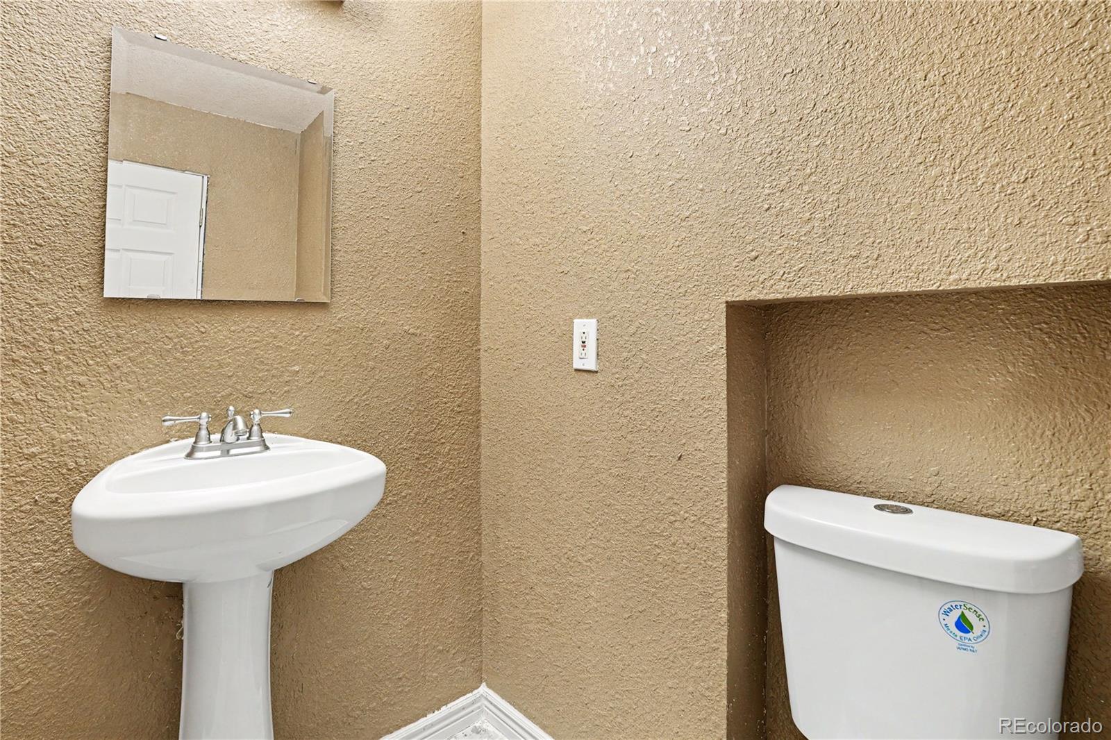 MLS Image #31 for 22398 e oxford drive,aurora, Colorado