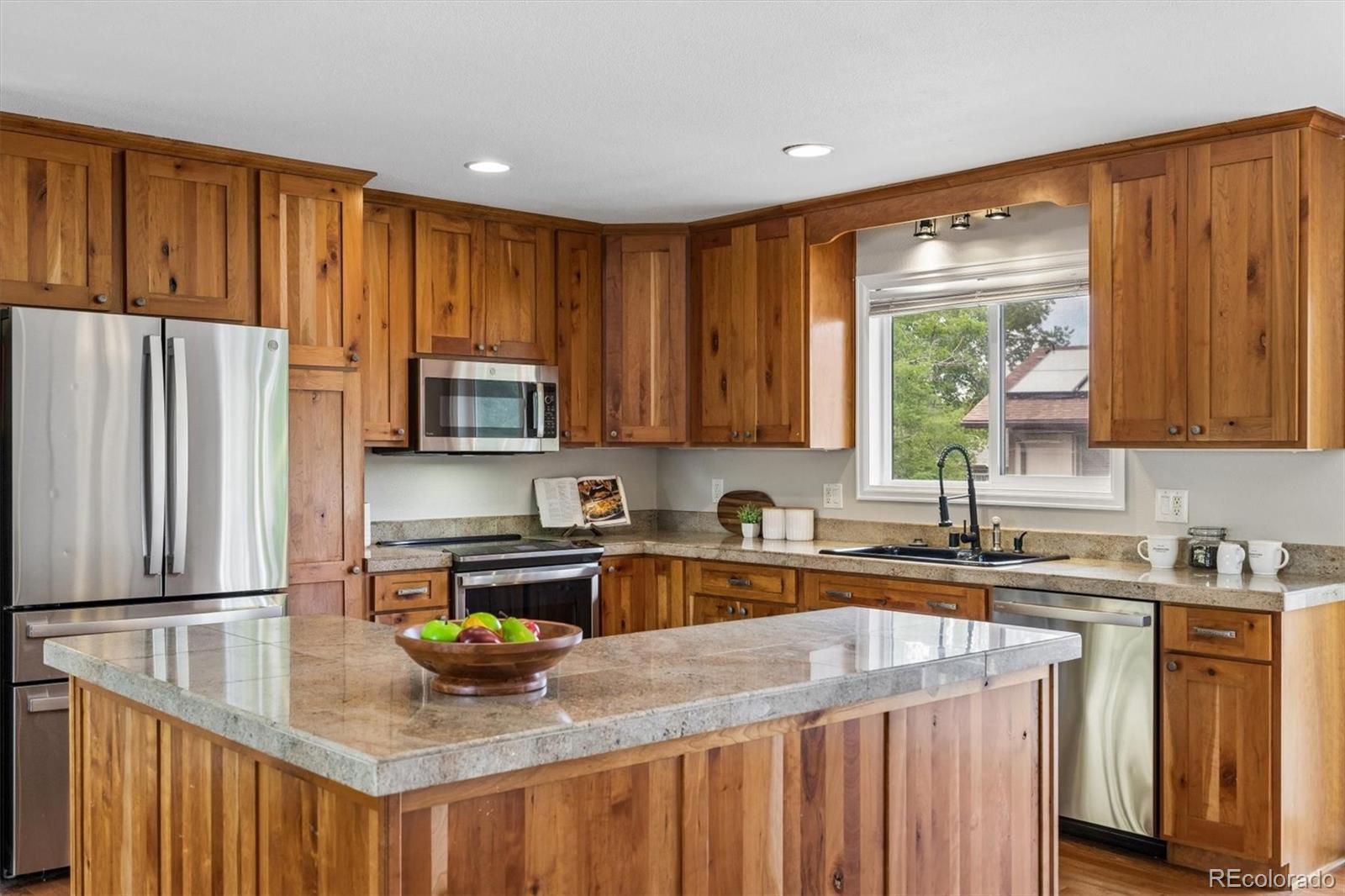 MLS Image #12 for 11931 e hawaii circle,aurora, Colorado