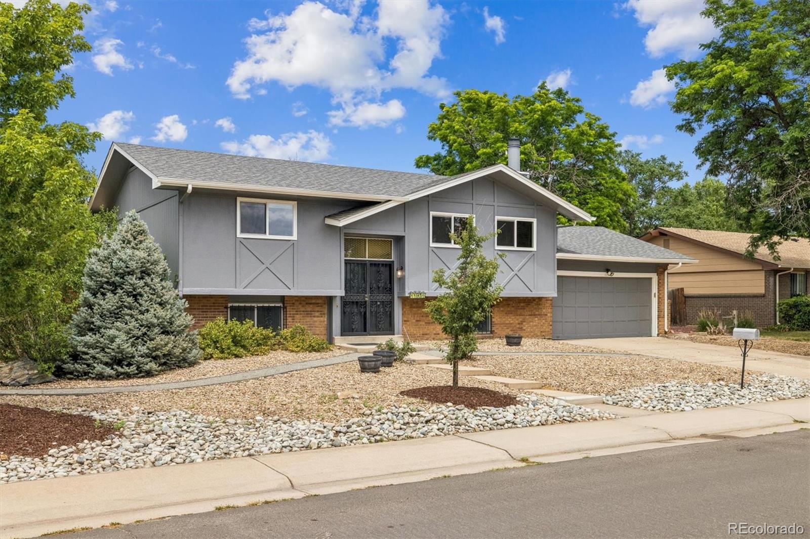 MLS Image #2 for 11931 e hawaii circle,aurora, Colorado