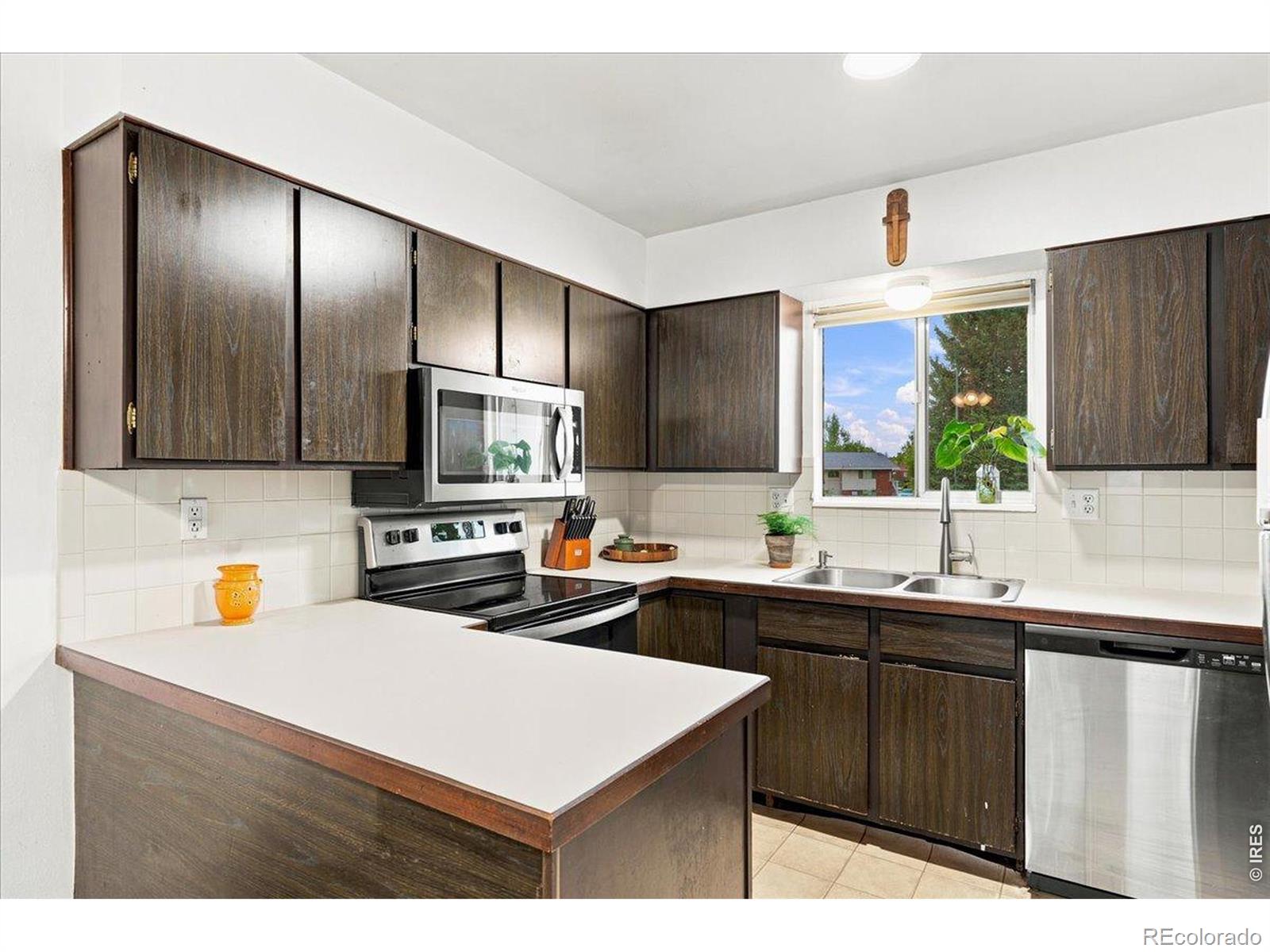 MLS Image #5 for 1727  azalea drive,fort collins, Colorado