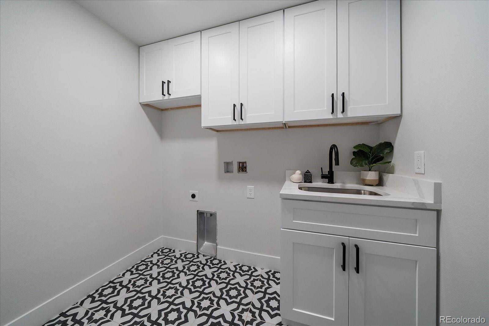 MLS Image #22 for 3565 s corona street,englewood, Colorado